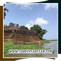 Thirunavaya Divyadesam Navay Mukundhan Temple eyes of Thayar Malarmangai Nachiyar closed holy as Kasi